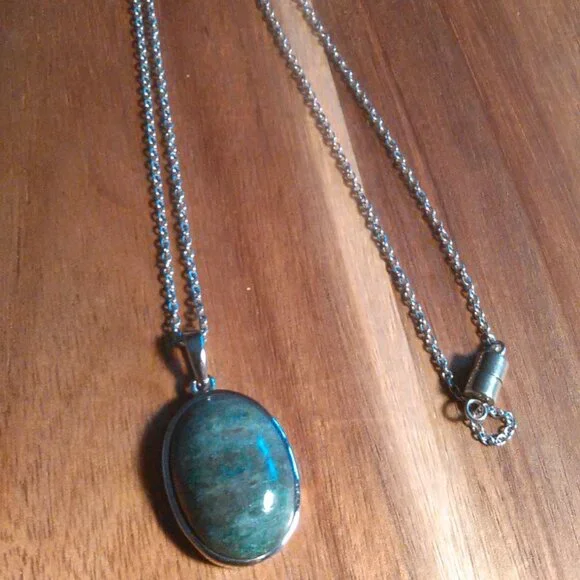 Green Aventurine Stainless Steel Pendant Necklace - Picture 8 of 12